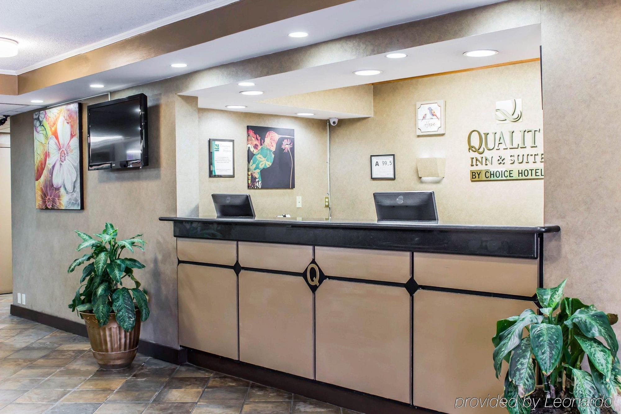Quality Inn & Suites Фейетвилл Экстерьер фото
