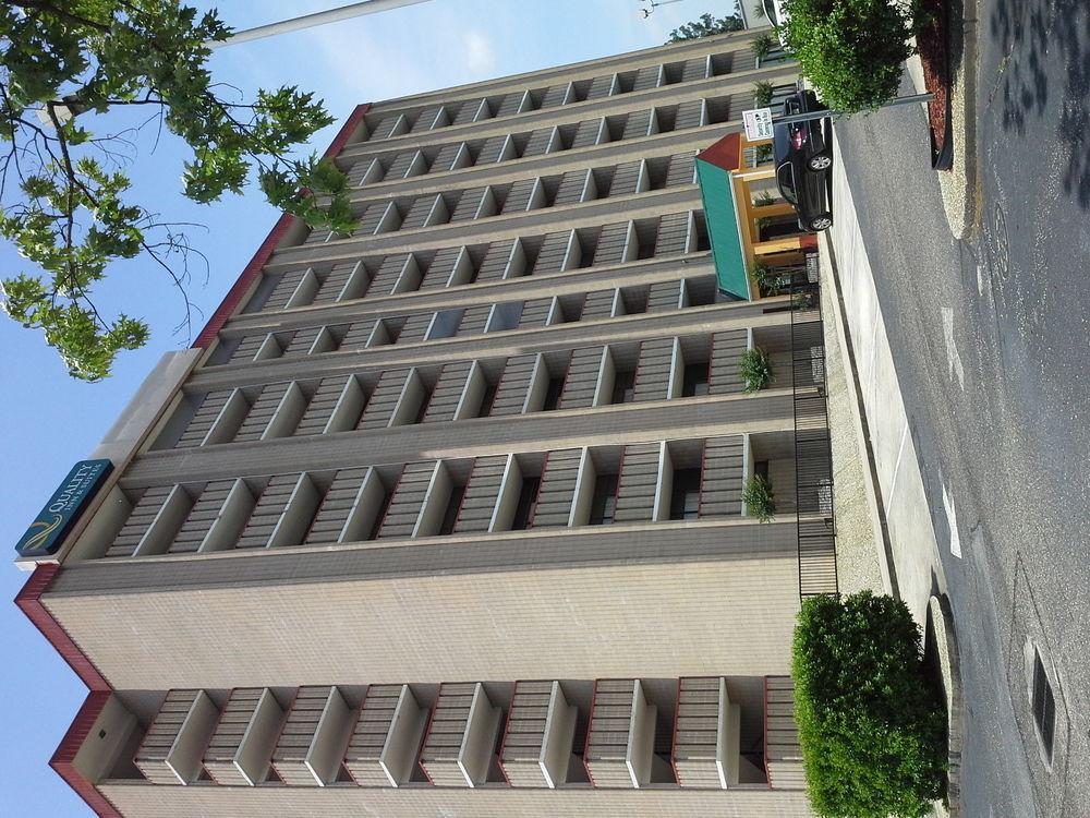 Quality Inn & Suites Фейетвилл Экстерьер фото